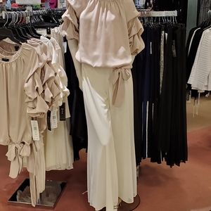 NWT- Ivory wide leg flowy dress pants